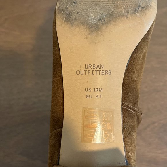 UO Elle Suede Ankle Boot - Picture 11 of 11